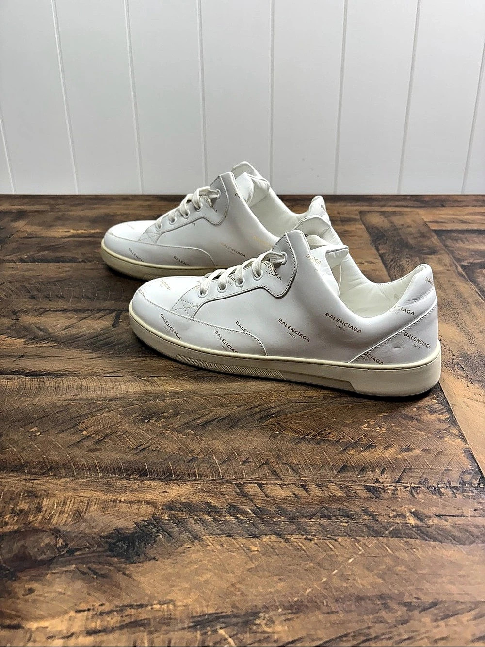 Balenciaga Arena Leather Low-Top Sneakers White EU 40